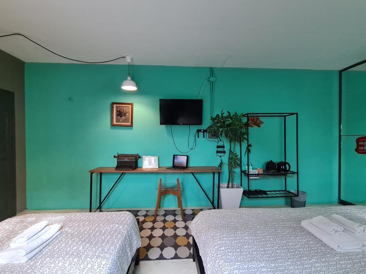 Hand Hotel Bang Saen Exterior photo