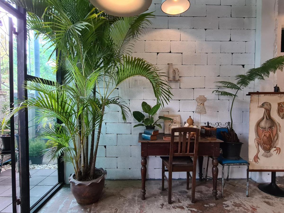 Hand Hotel Bang Saen Exterior photo